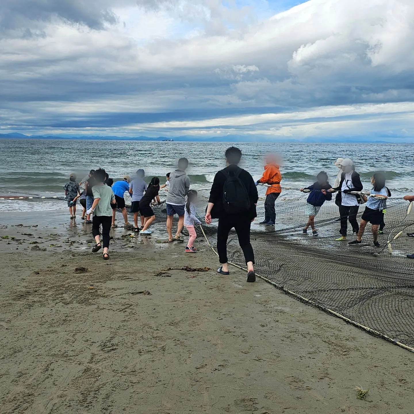 今年は、5年ぶりになる地引き網に行ってきました。